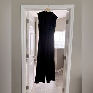 *NWT* Gilli Sleeveless Mock Neck Jumpsuit